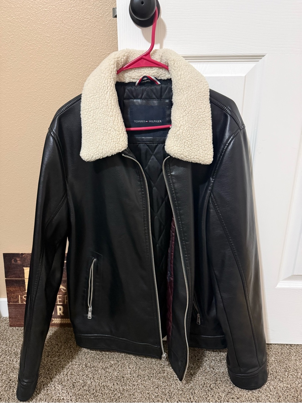 Men’s black leather Cream Sherpa Lined collar Jacket - Size L
